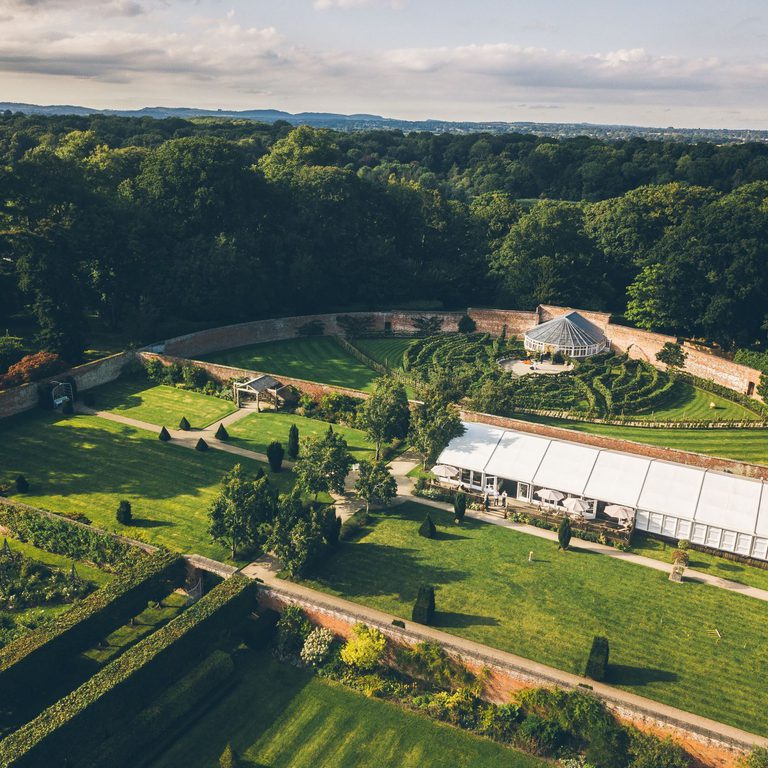 01 Emily Nic 403 The Crawleys