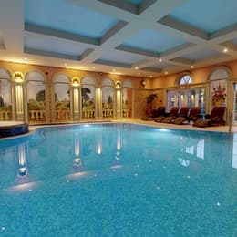 Grosvenor Pulford Hotel Spa pool