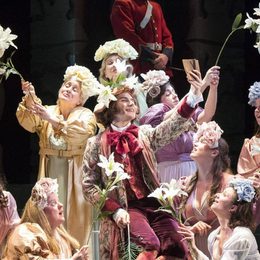 Imgi 195 The Gondoliers Patience CREDIT Richard Hubert Smith scaled aspect ratio 1500 600 scaled