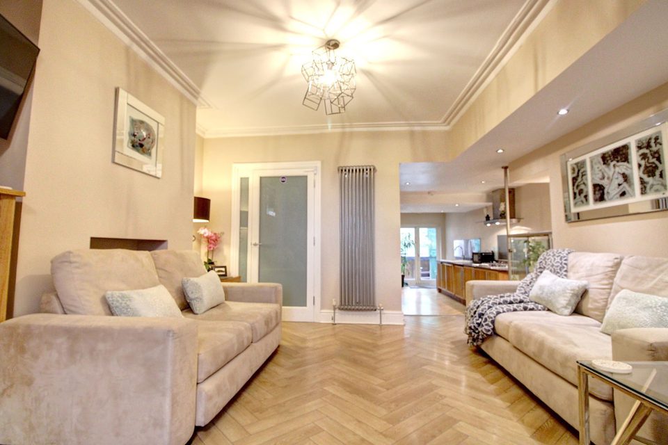 Lounge 1762515110968